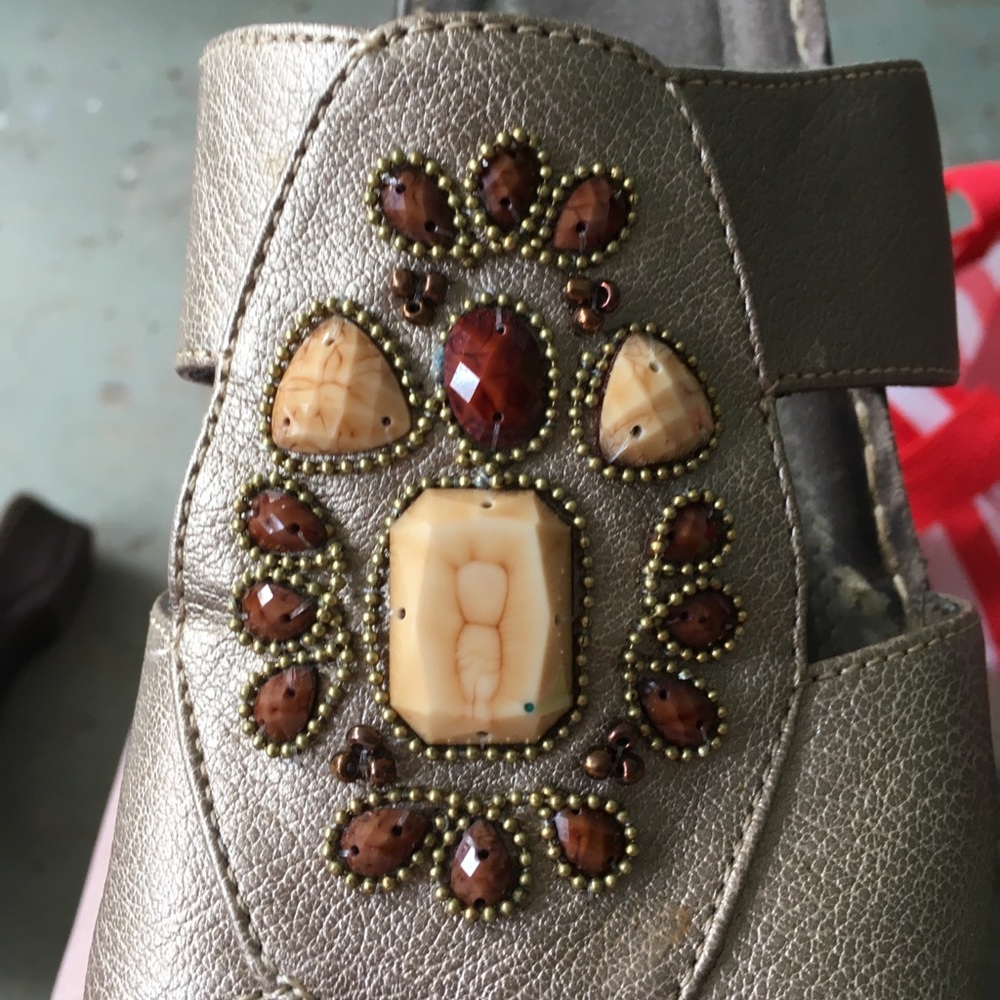 Natural Soul. Gold beaded sandals.  Size 8.5 or 9